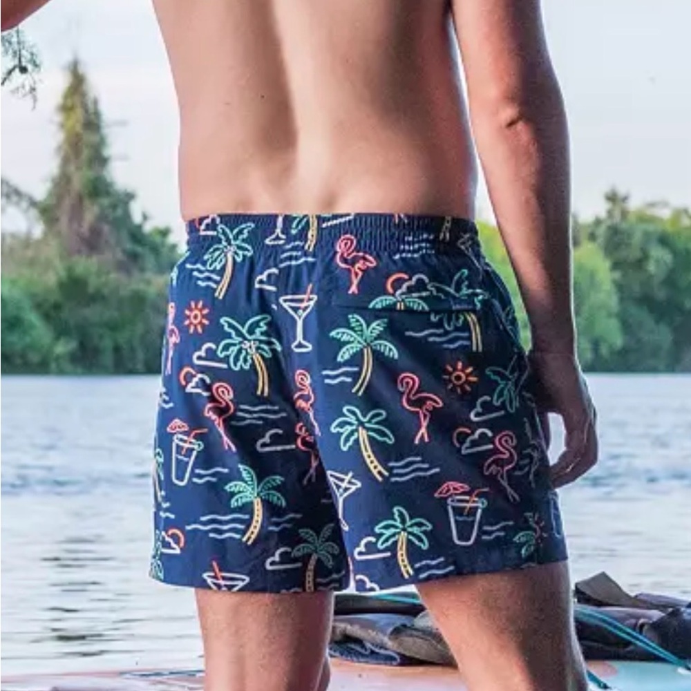 chubbies The Neon Lights 7” Swim Trunks Size XL